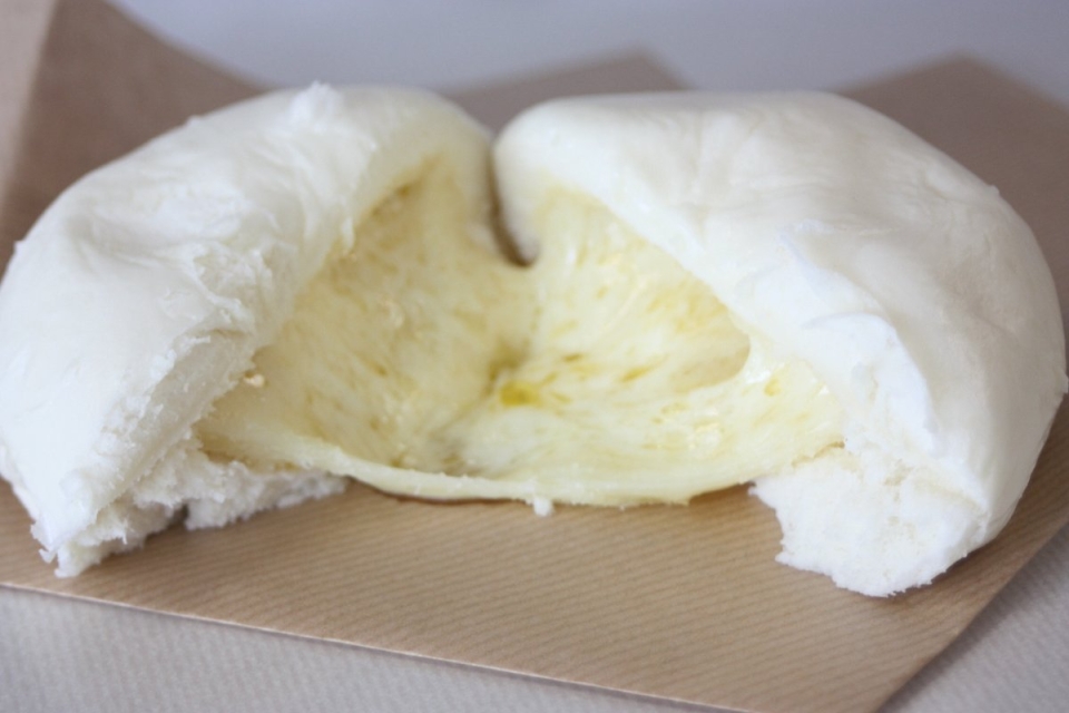 ハピまん（チーズ）が4/30まで送料無料！今だけ5％OFFの北海道人気お取り寄せ