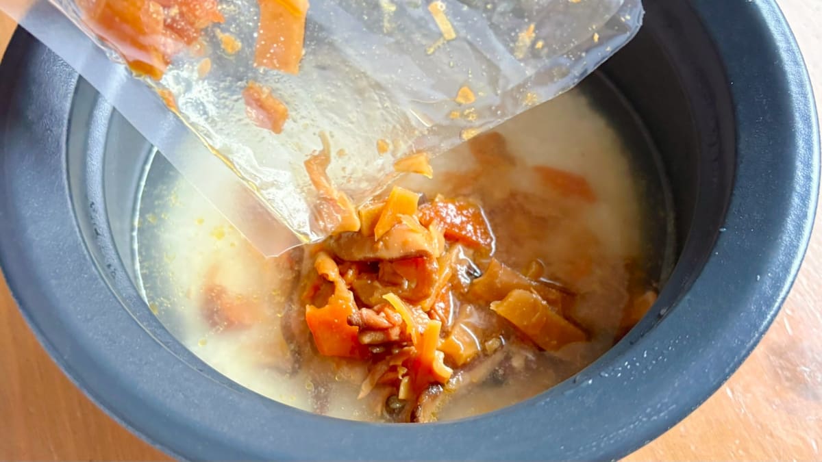 鶏肉マシマシ炊き込みご飯