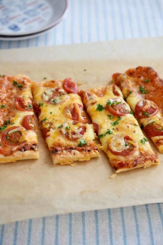 冷凍パイシートで簡単！サクサク「パイピザ」レシピ