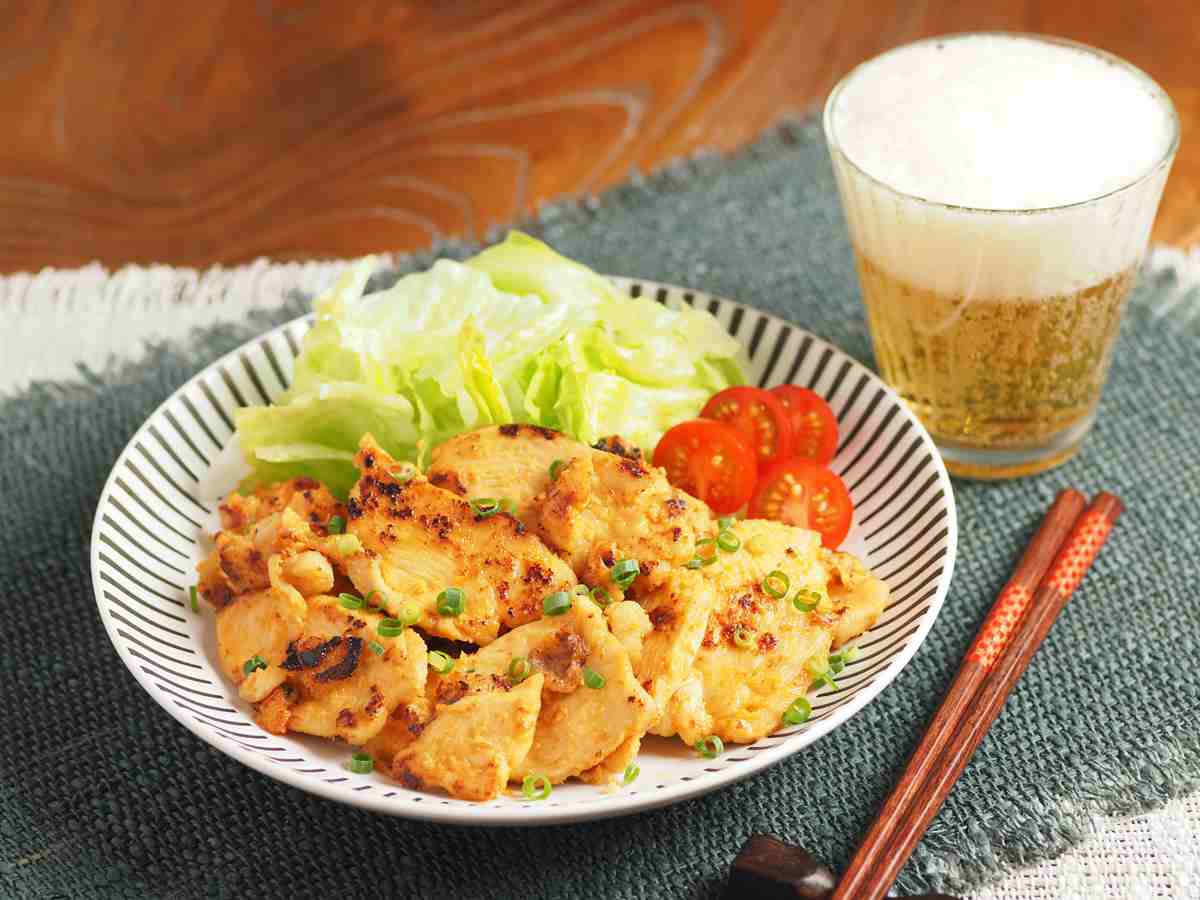 鶏むね肉のピリ辛マヨ味噌漬け焼き