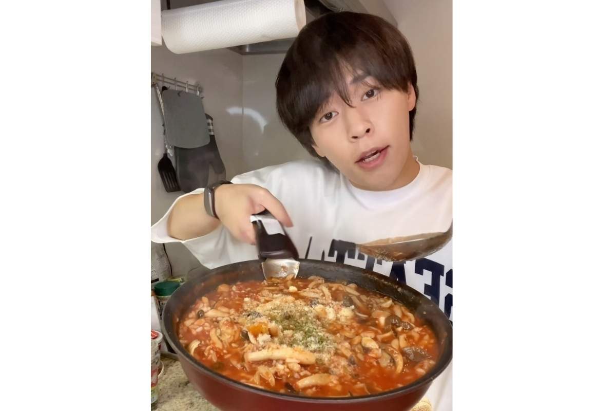 600万回再生！けんじイケメン化計画さんの「超簡単トマトリゾット」の作り方