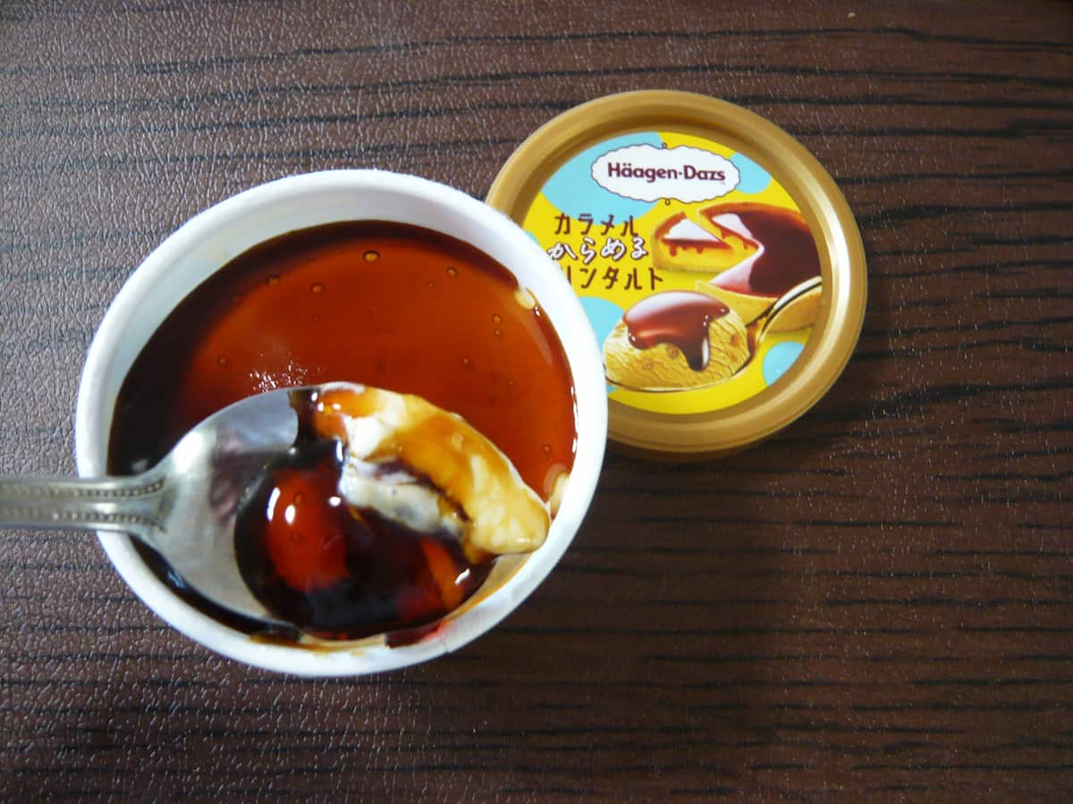カラメルソースがたっぷり♪ハーゲンダッツ新作「プリンタルト」が贅沢でおいしい！