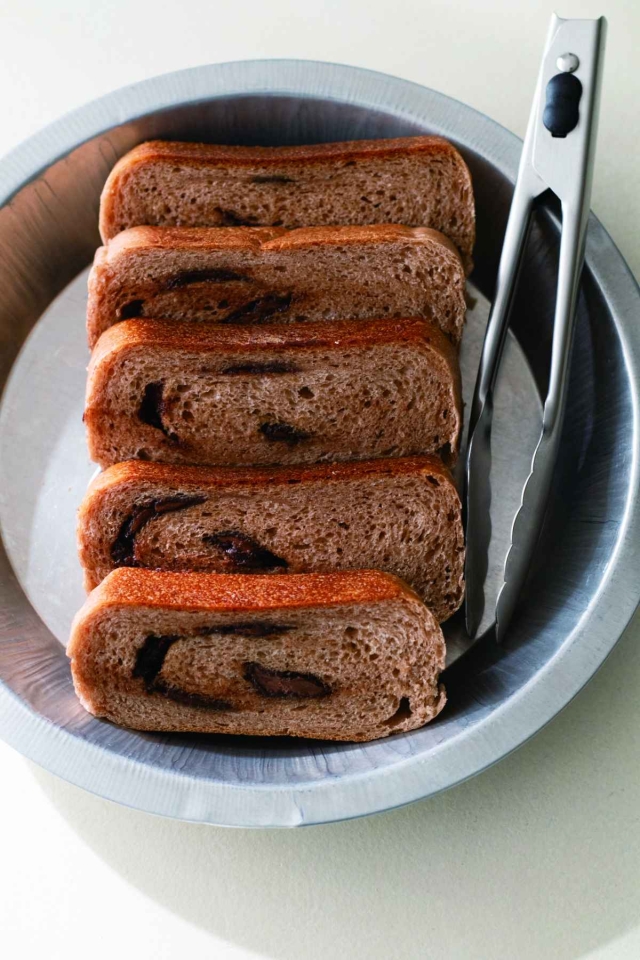 チョコがとろ～り！フライパンで作れる「ダブルチョコパン」が想像以上においしい