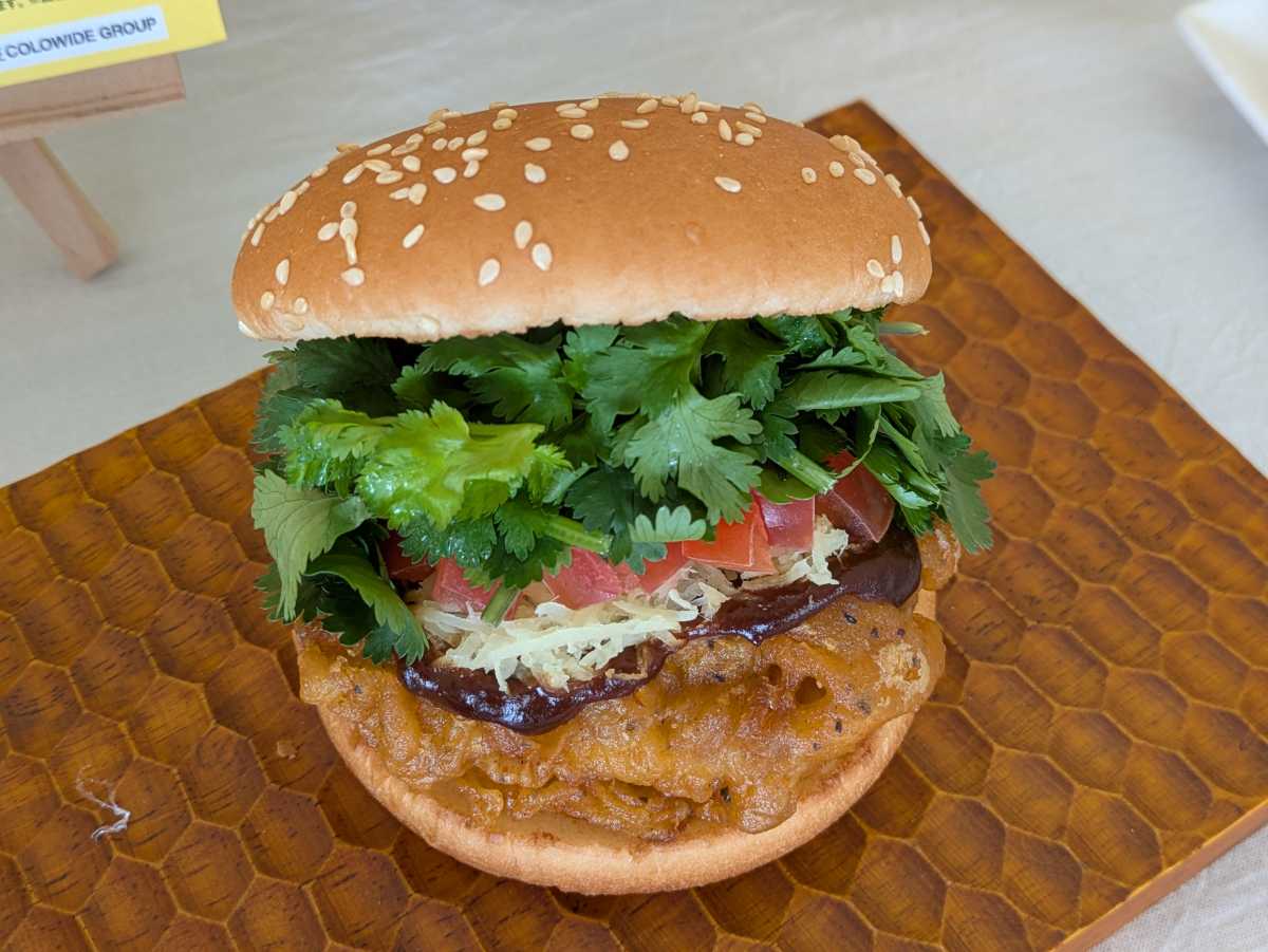 パクチー好き歓喜！フレッシュネスから新作バーガー2種が登場