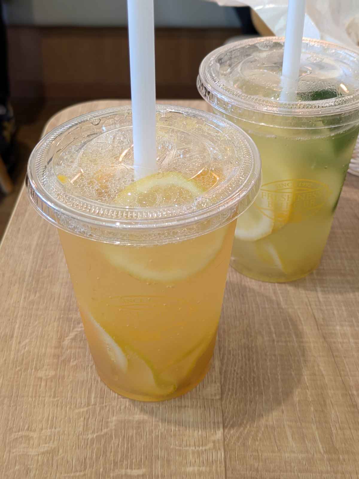 フローズンフルーツレモネードソーダ