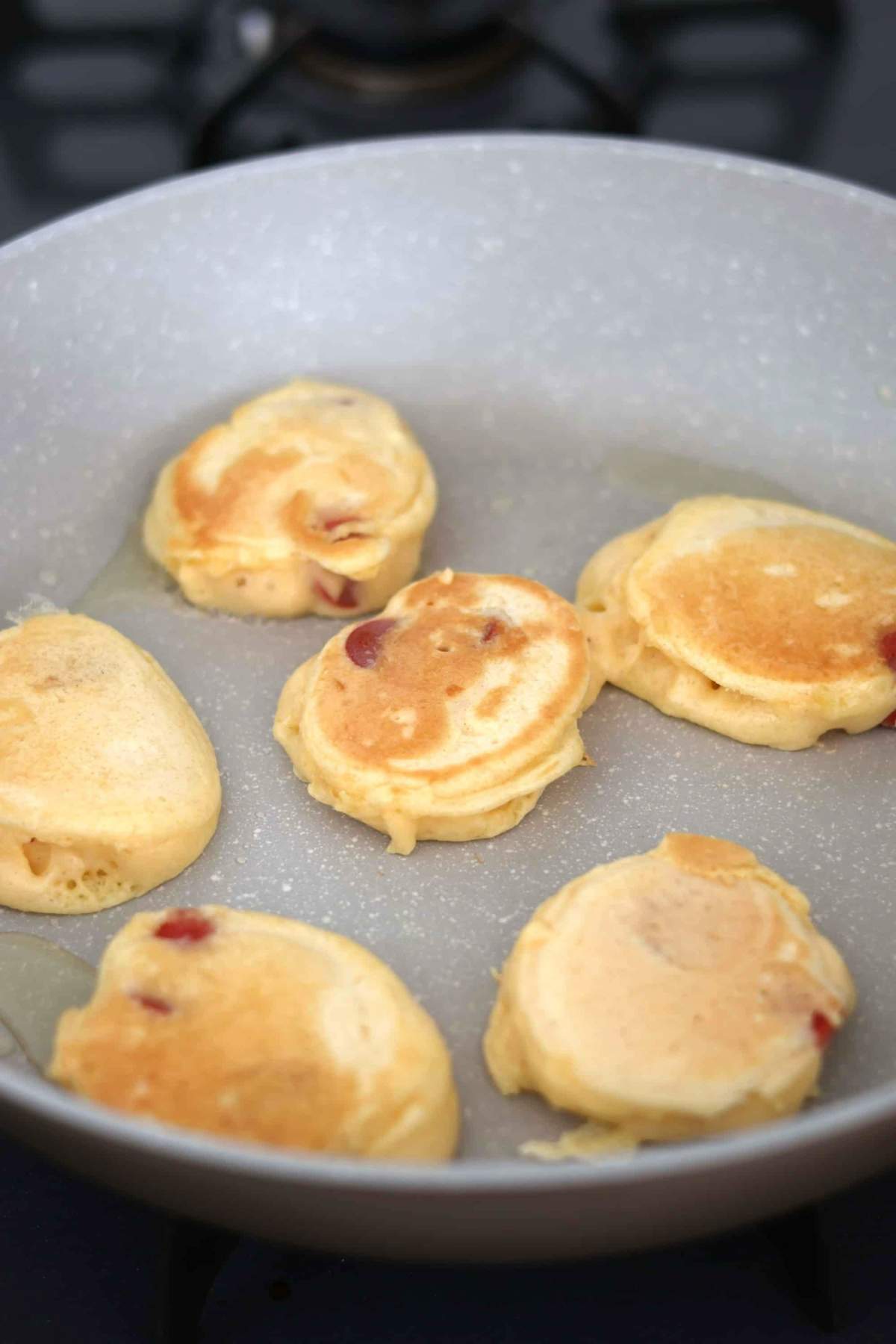 「プチウインナーホットケーキ」レシピ