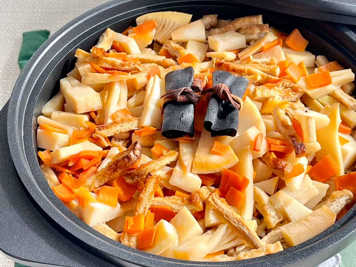 昆布だしのたけのこごはん