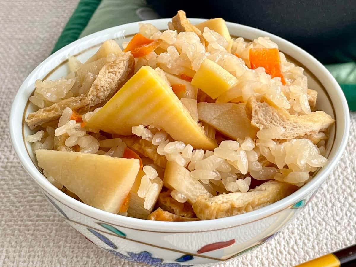 昆布だしのたけのこごはん