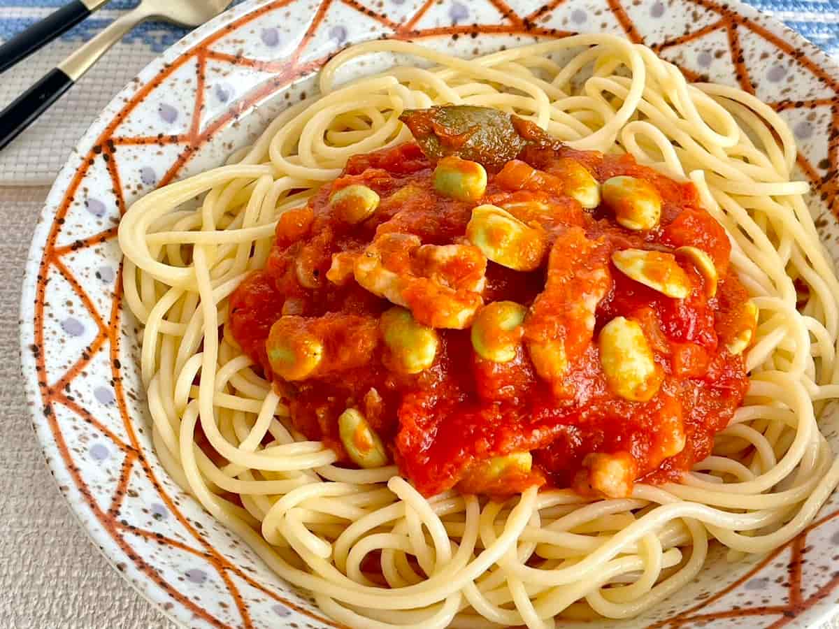 枝豆と鶏肉のトマト煮パスタ