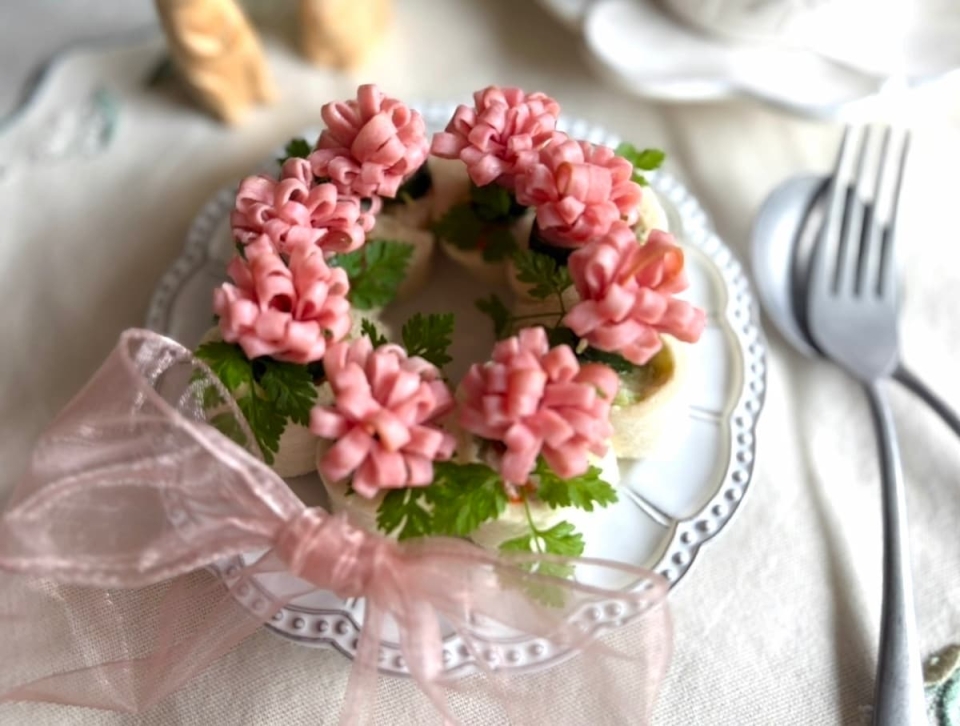 母の日やお弁当の彩りに！かわいい「ハムのカーネーション」