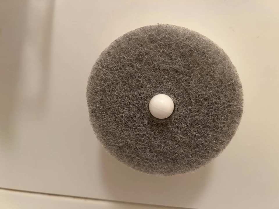 ぬめり対策にも◎セリアの浮かせる「丸型スポンジ」が便利！