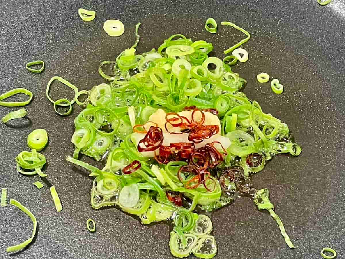 小松菜と豚肉の中華風ピリ辛炒め