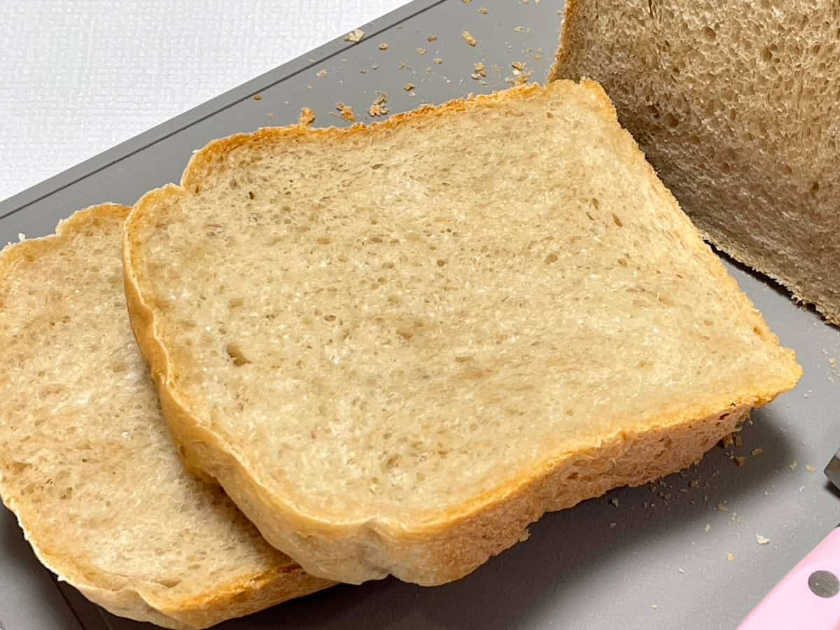 ホームベーカリーにおまかせ♪クミン香る「全粒粉食パン」