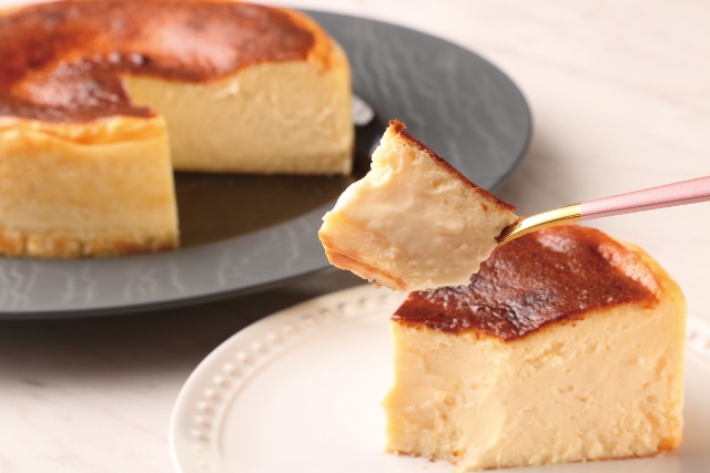 とけだすバスクチーズケーキ／パティスリーベル