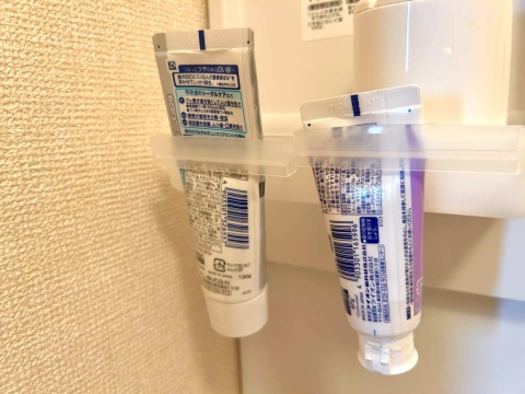 浮かせる収納もできる♪キャンドゥ「チューブしぼり」が便利！