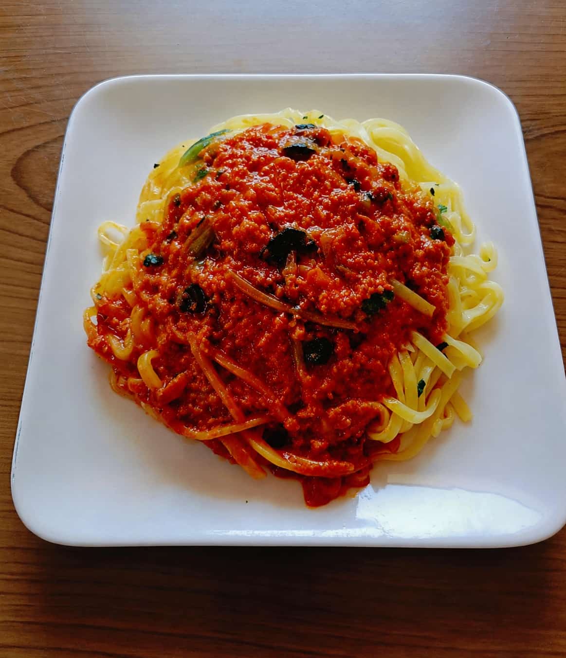 ファミマ「もちっと麺と濃厚だれの汁なし担々麺」