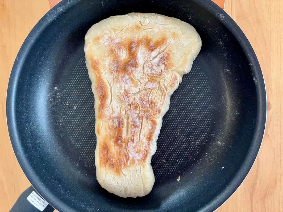 フライパンでナン