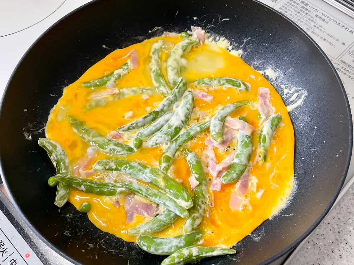 スナップえんどうとたまごのふんわりマヨソテー