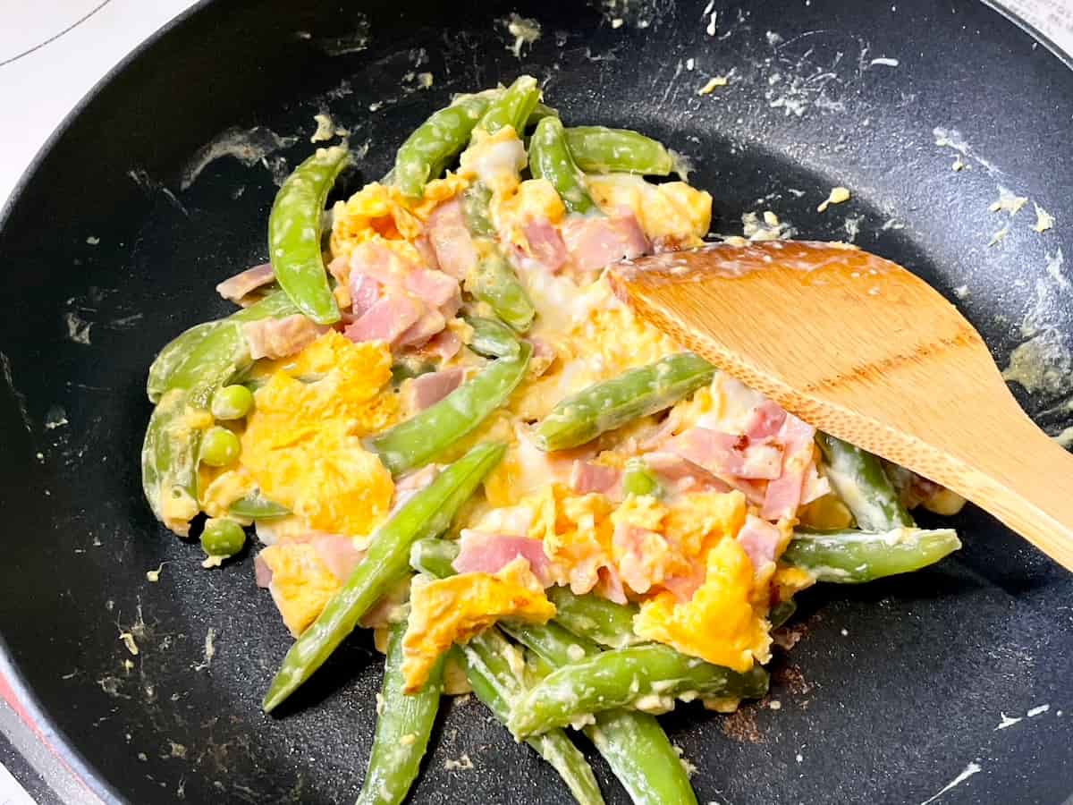 スナップえんどうとたまごのふんわりマヨソテー
