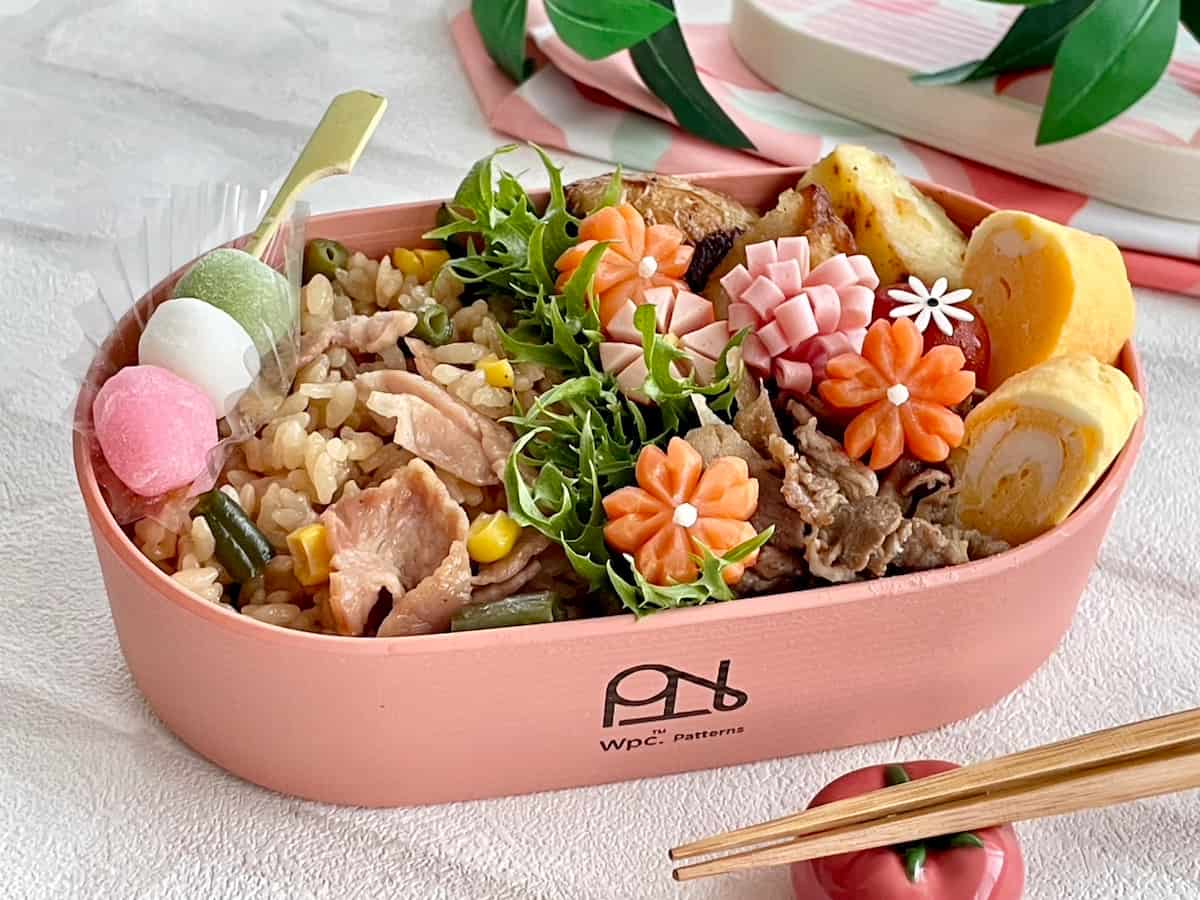 香ばしベーコンと夏野菜の彩り和風炊き込みご飯
