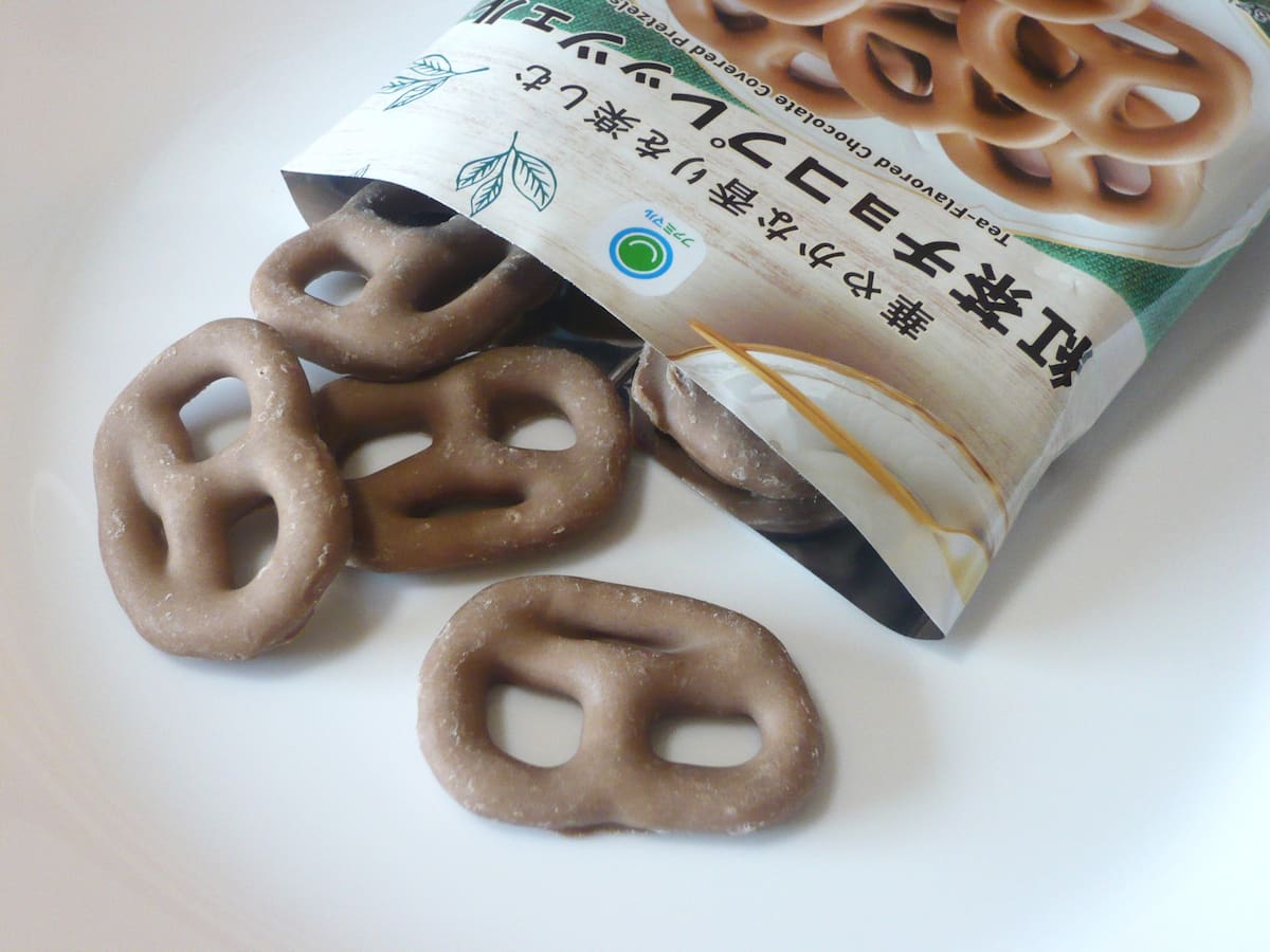 Afternoon Tea監修！ファミマ「紅茶チョコプレッツェル」が香り高くて贅沢すぎた♪