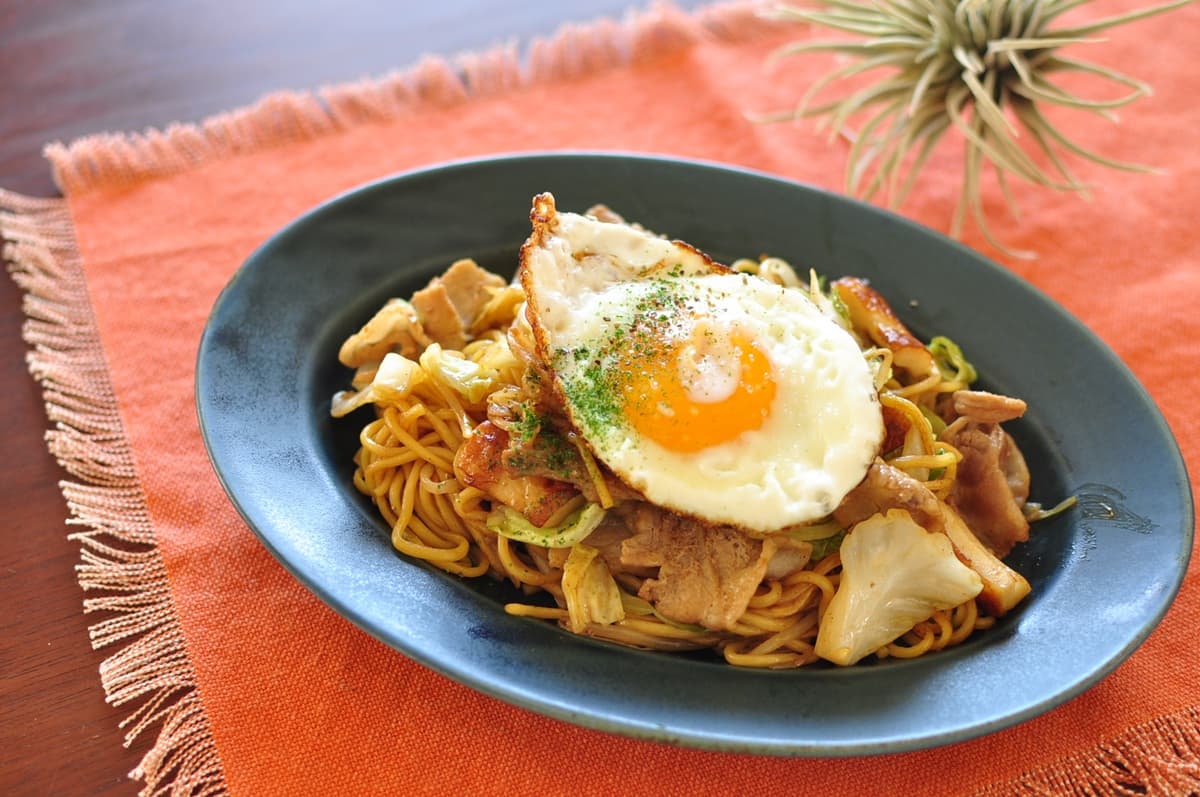 家の焼きそばが劇的においしくなる！水っぽくならない「最強ソース焼きそば」
