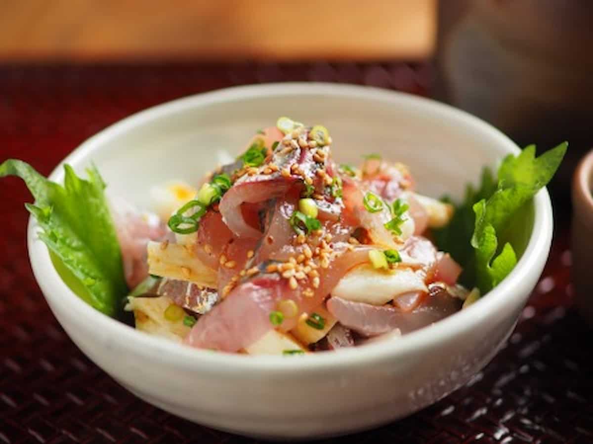 筋肉料理人さん 刺身×焼肉のたれでユッケ アジのユッケ風刺身