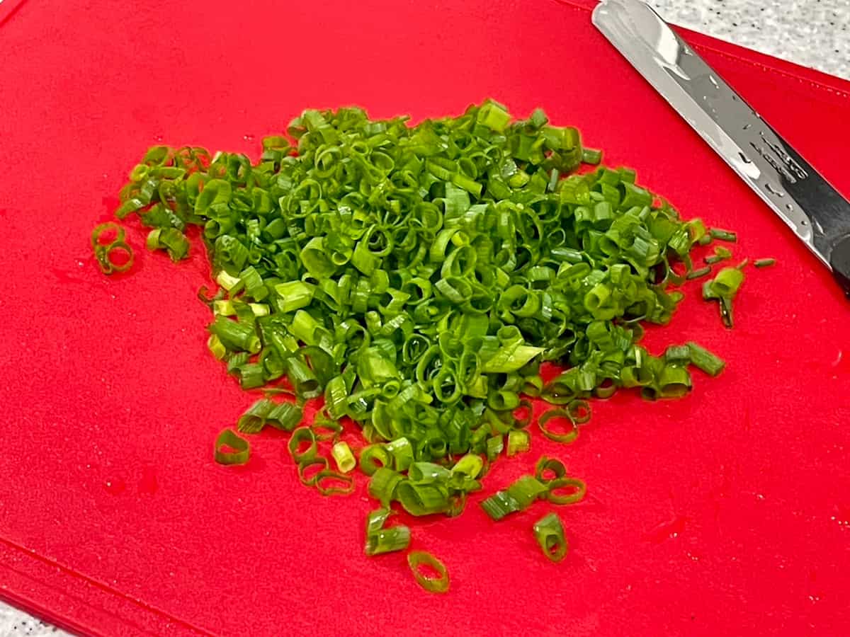 牛肉とホクホク新じゃがのコク旨オイスター炒め