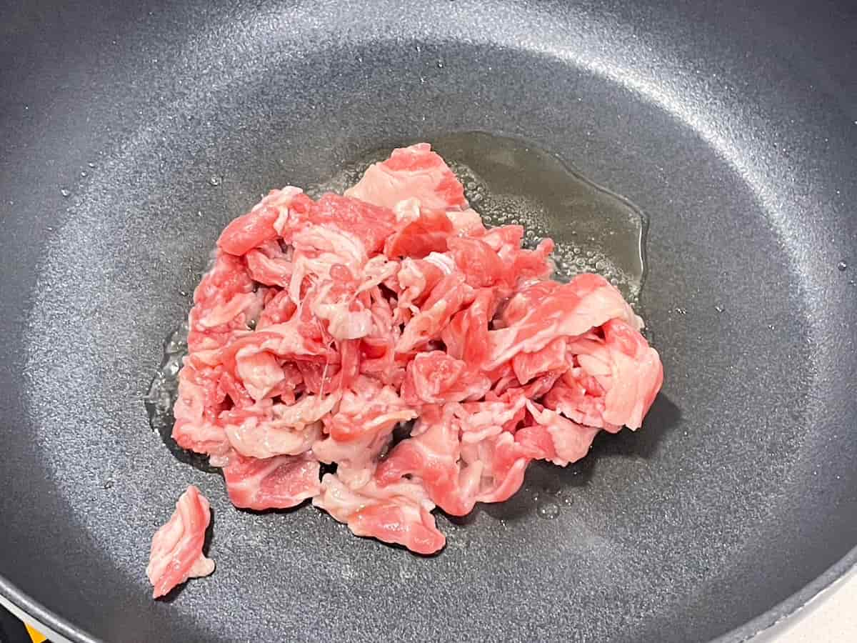 牛肉とホクホク新じゃがのコク旨オイスター炒め