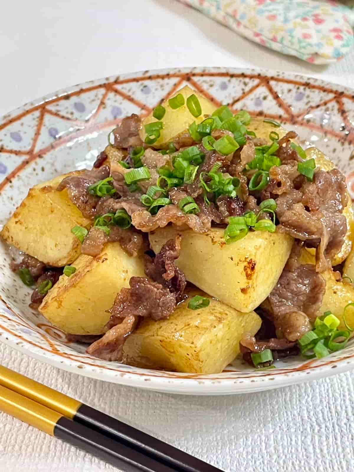 牛肉とホクホク新じゃがのコク旨オイスター炒め