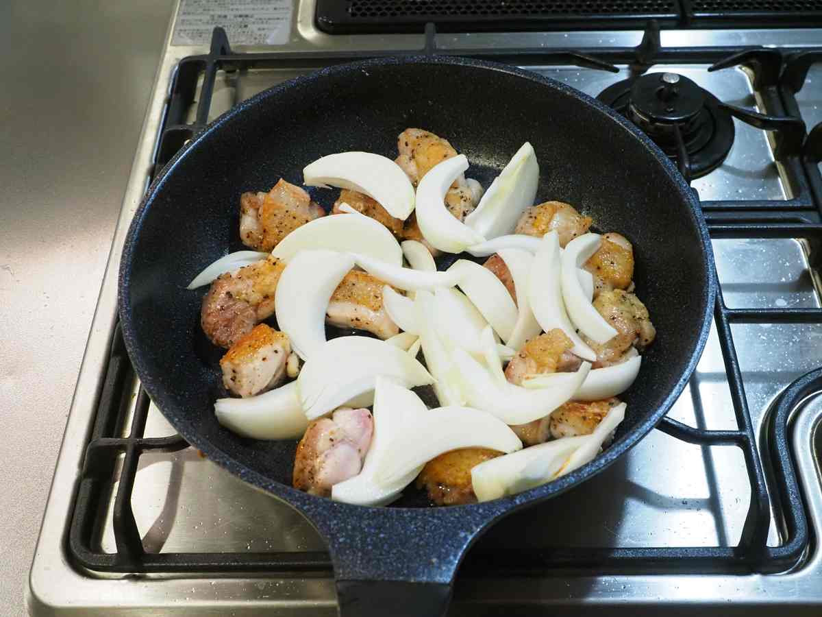 鶏もも肉と玉ねぎの甘酢炒め