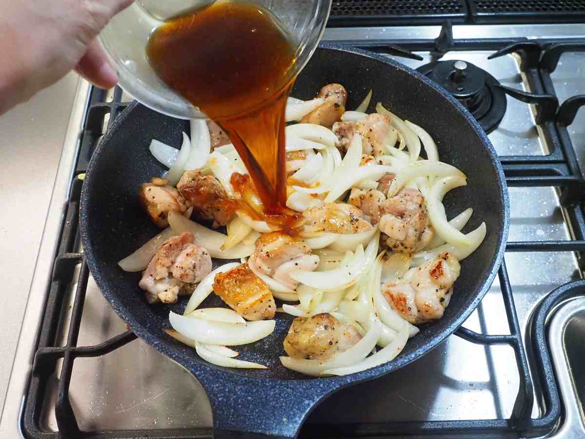 鶏もも肉と玉ねぎの甘酢炒め