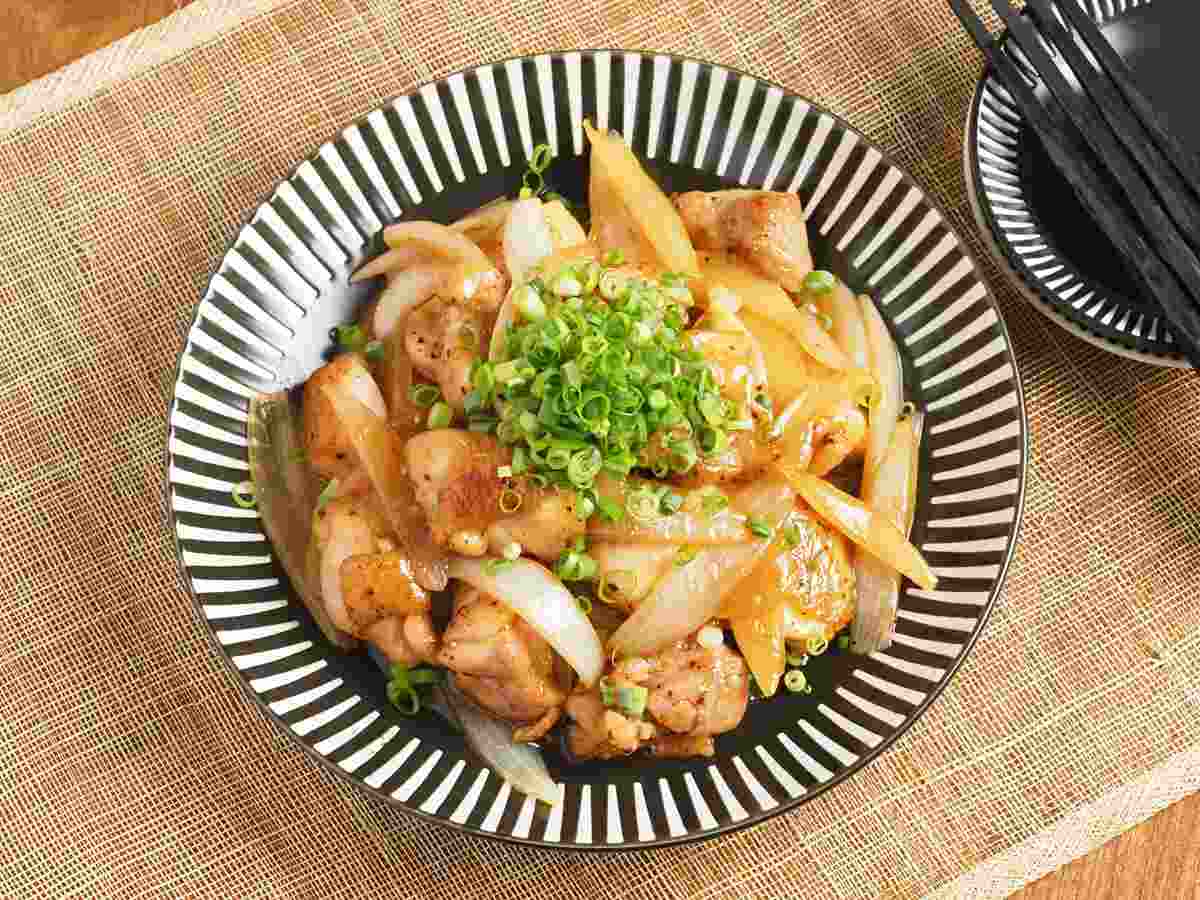 鶏もも肉と玉ねぎの甘酢炒め