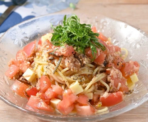 和えるだけで簡単！「トマトとツナの冷製パスタ」レシピ