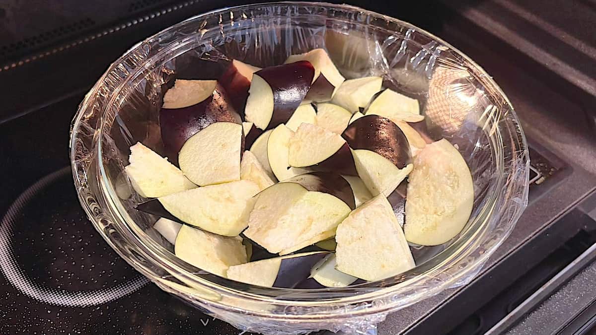 なすの塩昆布きなこあえ