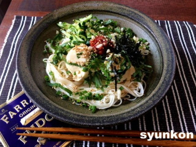 「豆腐と薬味と天かすの梅ぶっかけそうめん」レシピ