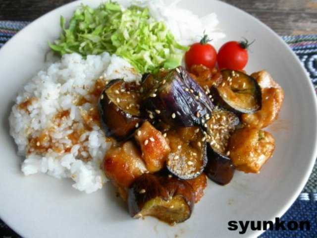「なすと鶏肉のピリ辛炒めプレート」レシピ