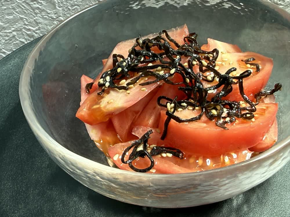 トマトと塩昆布のごま油和え