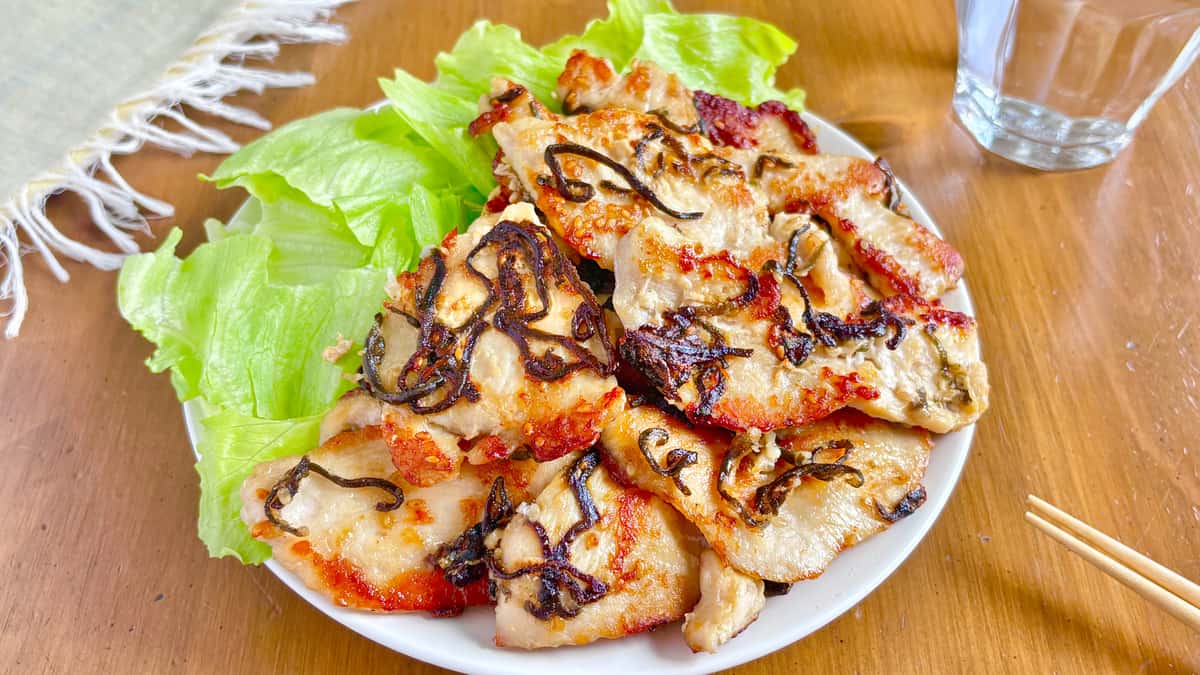 鶏むね肉の塩昆布焼き