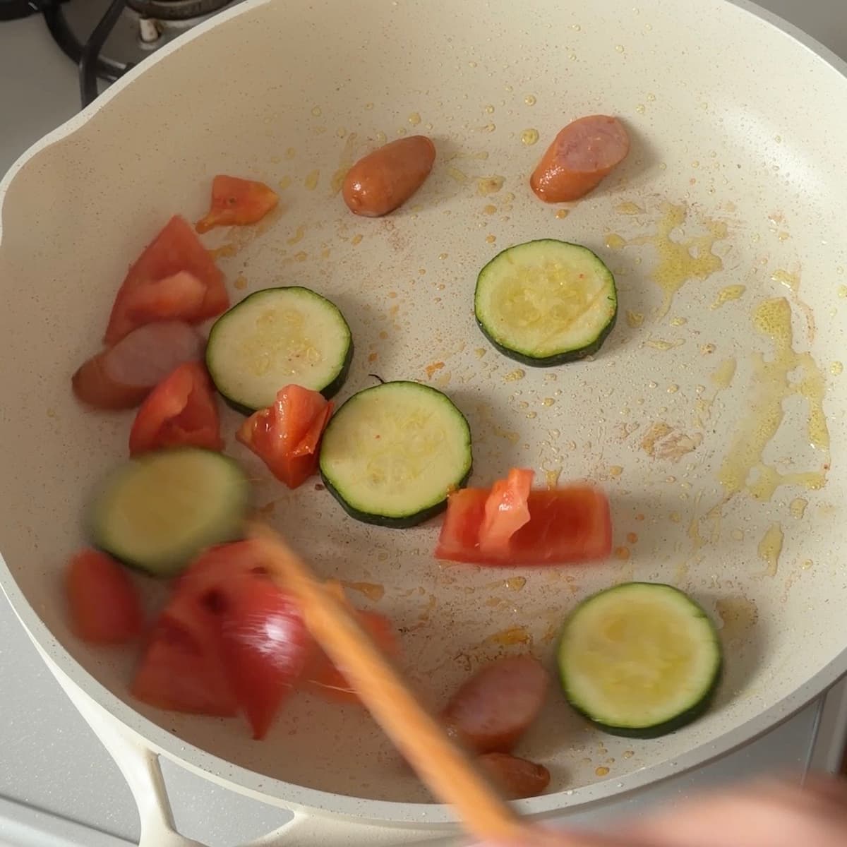 ズッキーニとトマトの夏野菜ピザトースト