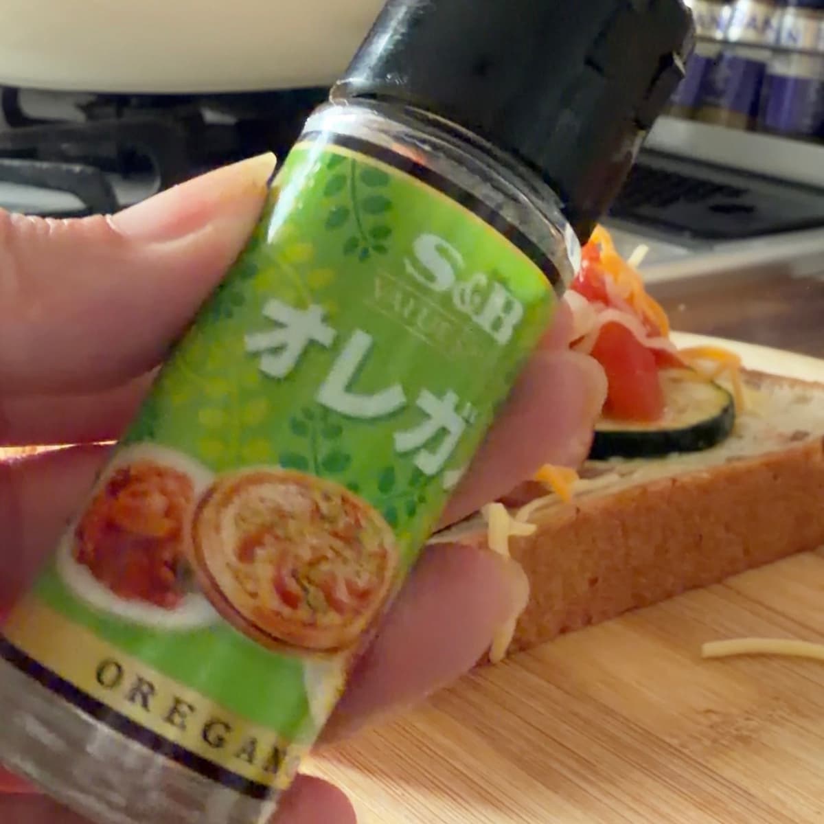 ズッキーニとトマトの夏野菜ピザトースト