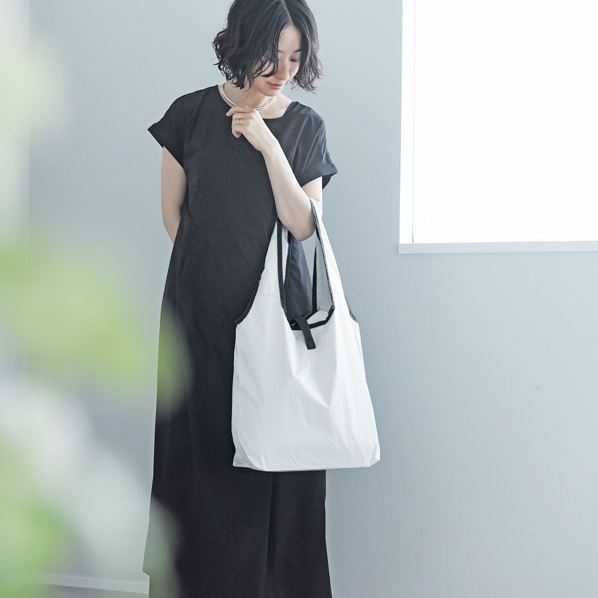 夏の日差しを跳ね返す！保冷剤なしでも頼れる「優秀エコバッグ」