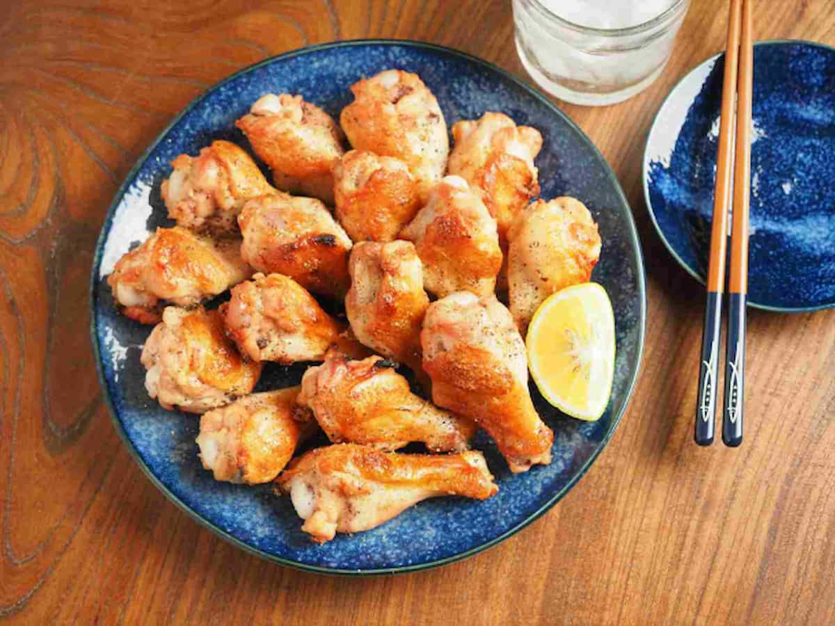 筋肉料理人さん 焼き鳥×魚焼きグリル 手羽元のうま塩焼き