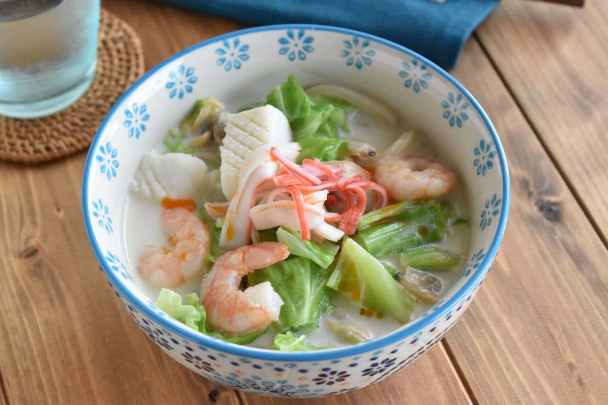 夏休みの一人ランチにも♪レンジで簡単「ちゃんぽん風冷やしうどん」