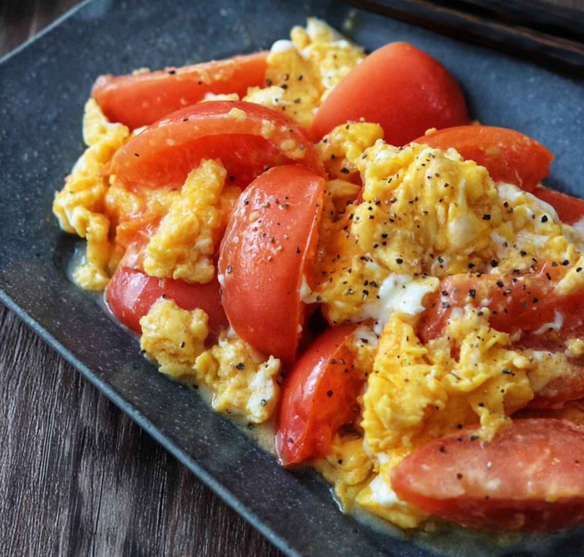 この組み合わせ最高！「トマト×卵×チーズ」の簡単おかず
