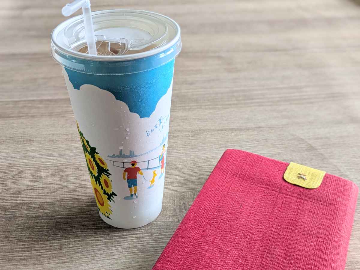 【ローソン】値段はそのまま！「アイスカフェラテ」が今だけメガサイズに